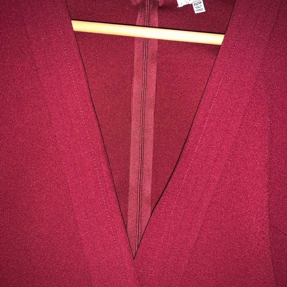 TOBI XS DRESS NWT AVA WINE bodycon deep v front split burgundy long sleeve - Picture 8 of 14